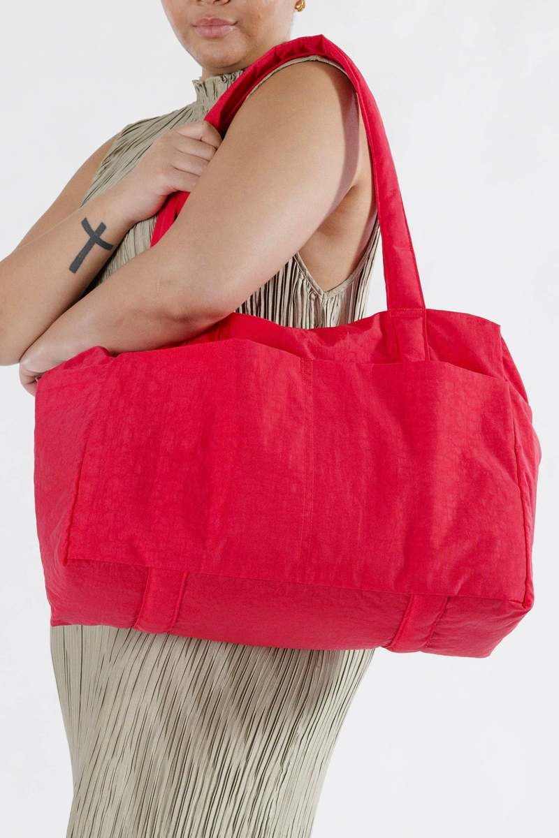 BAGGU Cloud Carry On - Candy Apple