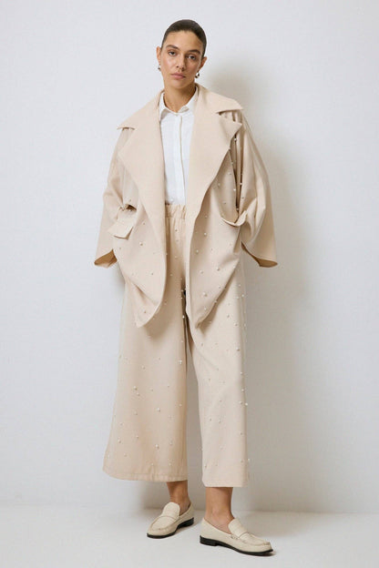 PEARL DETAILED JACKET: Beige / Standard